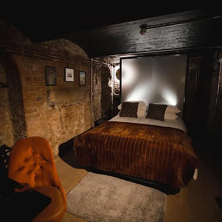 Hotel Impossible *