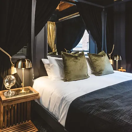 Impossible Hotel