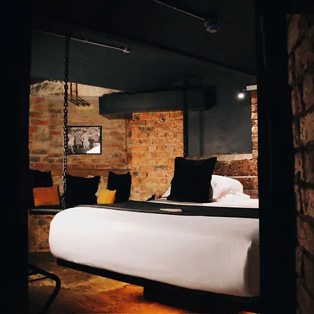 Hotel Impossible York